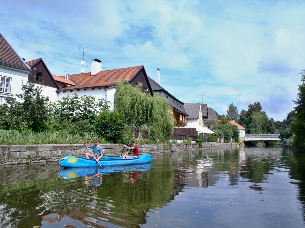 03 domky na břehu